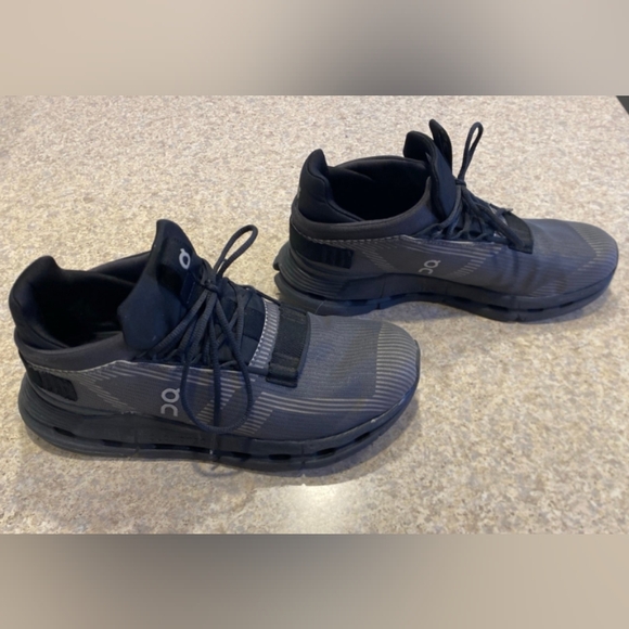 On Running Cloudnova Void - Picture 3 of 5